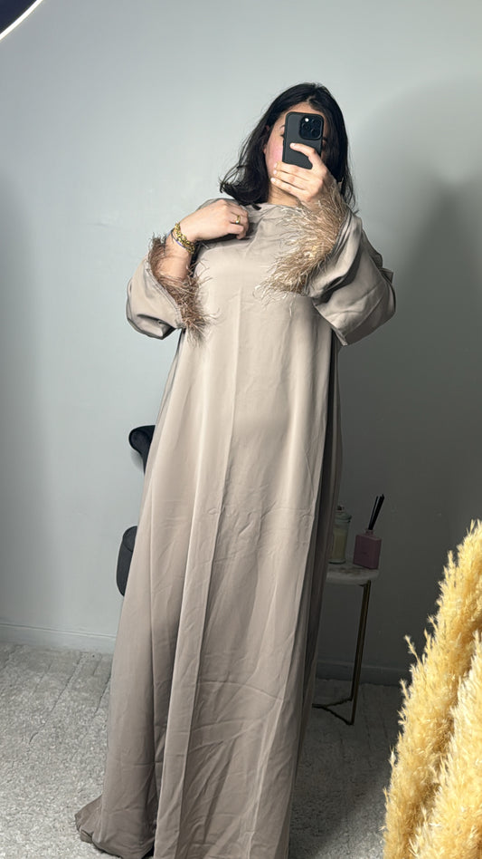 Abaya à plume taupe